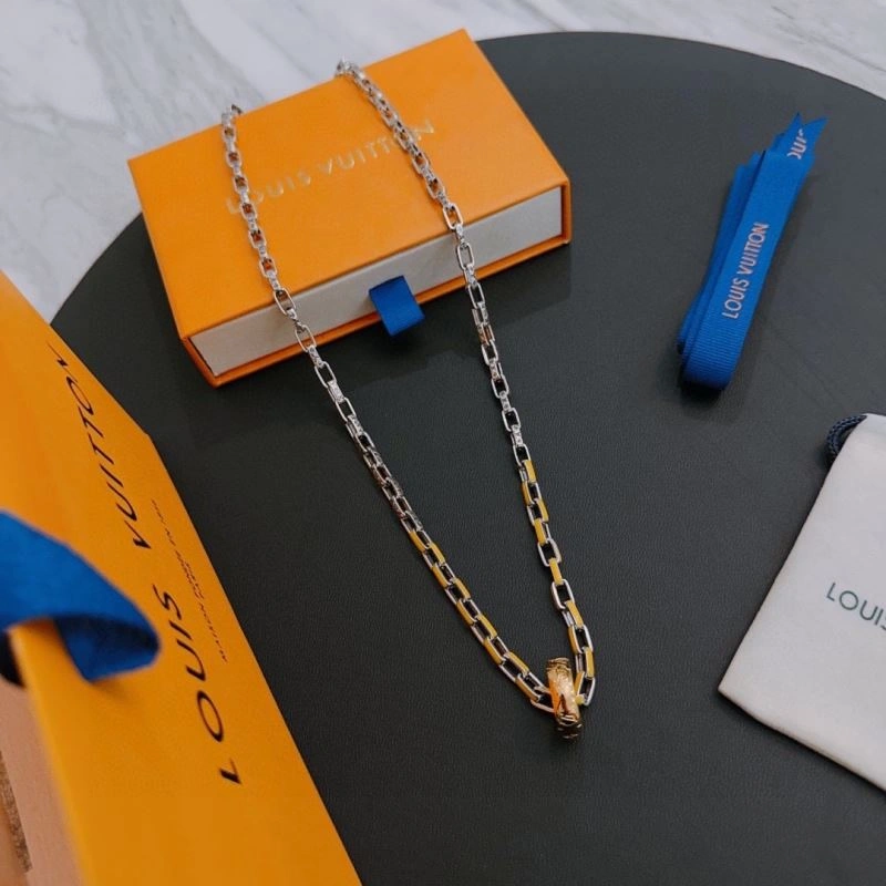 Cozy Louis Vuitton Necklaces 251543