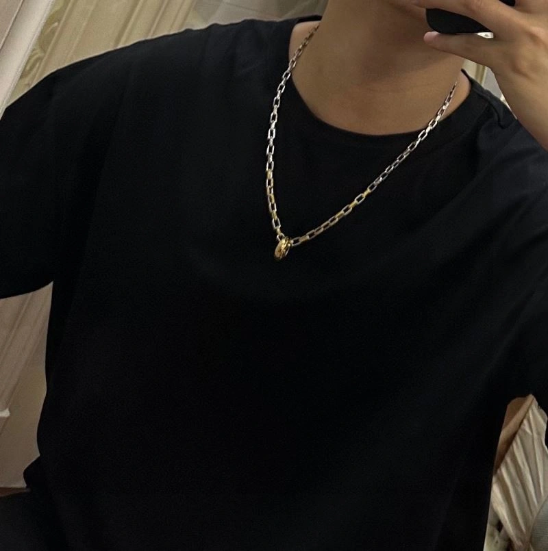 Cozy Louis Vuitton Necklaces 251543