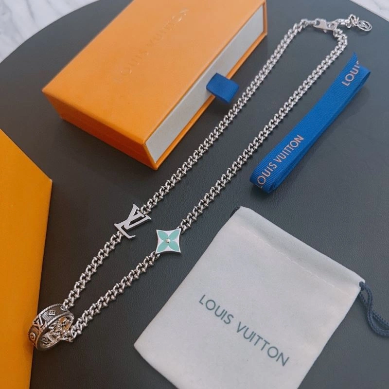 Louis Vuitton Necklaces Vibrant 251538