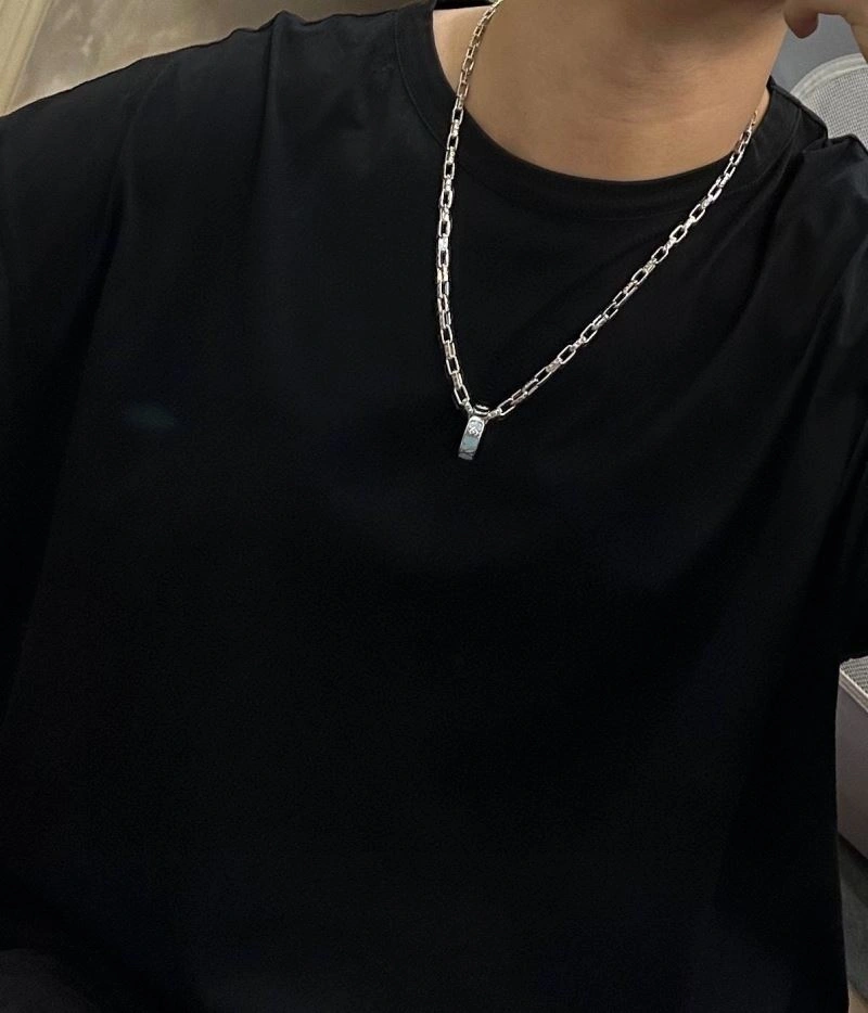 Louis Vuitton Necklaces Modern 251540