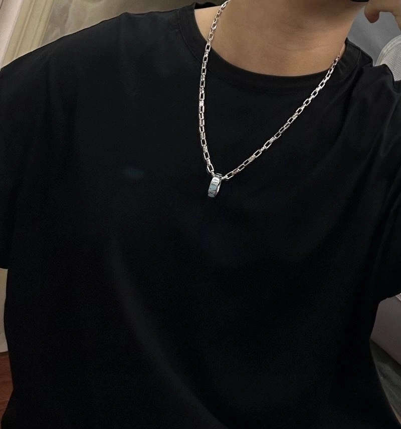 Louis Vuitton Necklaces Modern 251540
