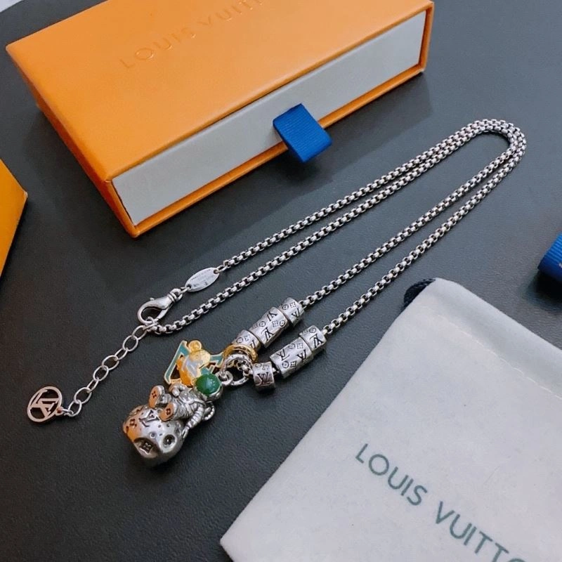 Flexible Louis Vuitton Necklaces 251525