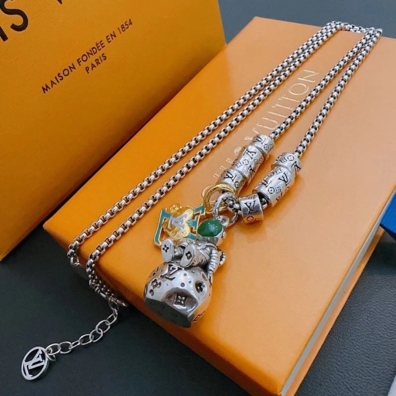 Flexible Louis Vuitton Necklaces 251525