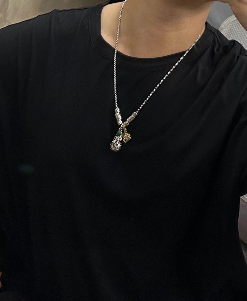 Flexible Louis Vuitton Necklaces 251525