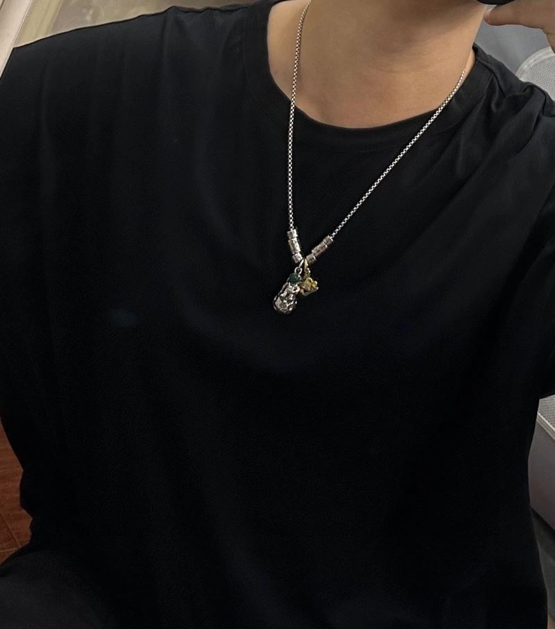 Flexible Louis Vuitton Necklaces 251525