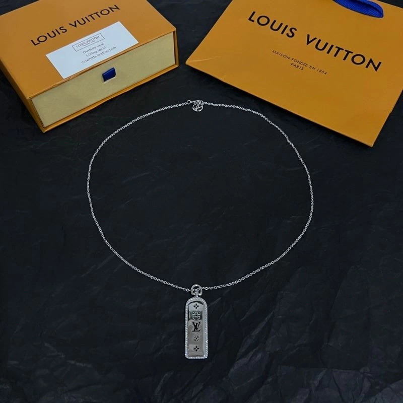 Louis Vuitton Necklaces Modern 251511