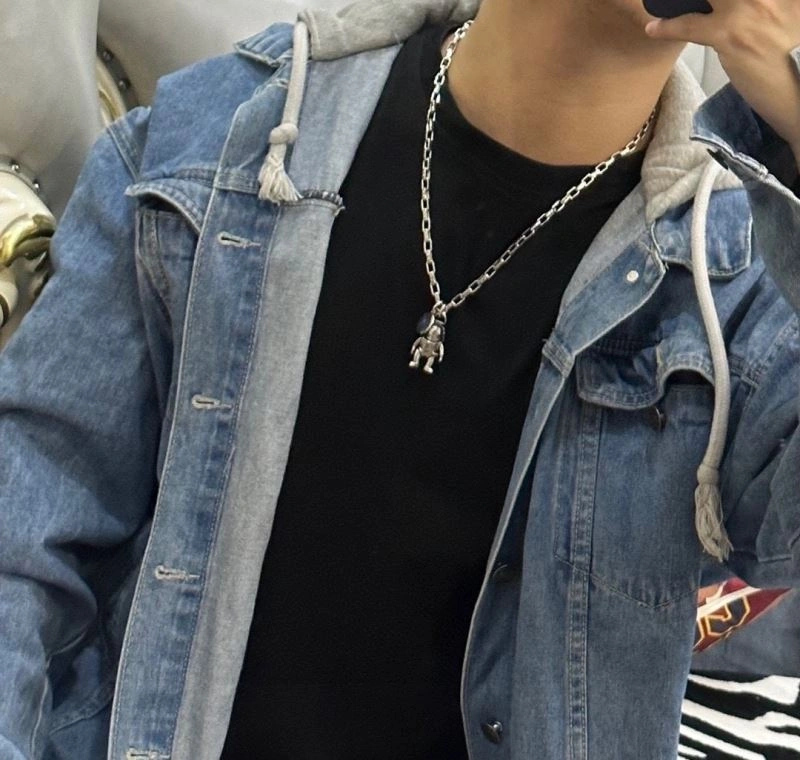 Louis Vuitton Necklaces Youthful 251497