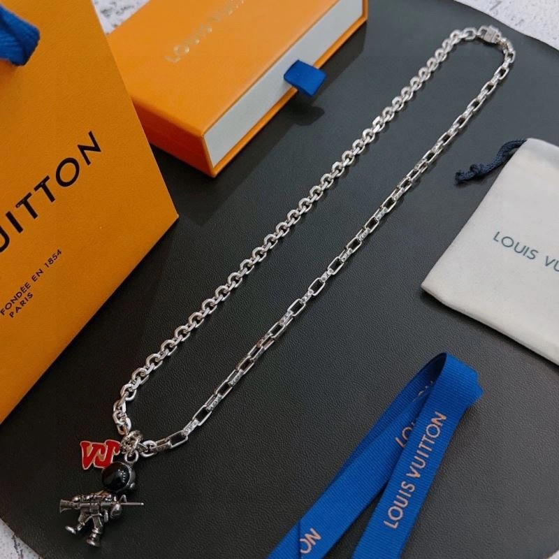 Louis Vuitton Necklaces Packable 251490