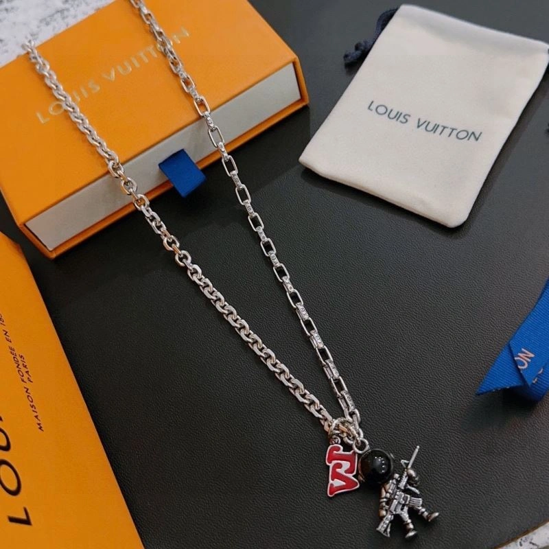 Louis Vuitton Necklaces Packable 251490