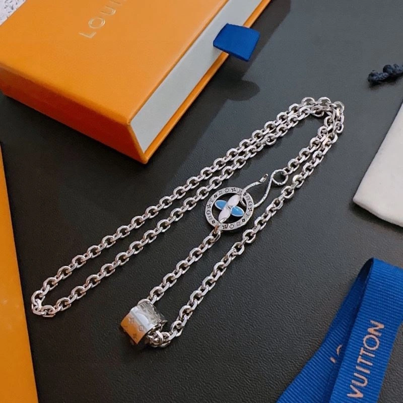 Lightweight Louis Vuitton Necklaces 251499