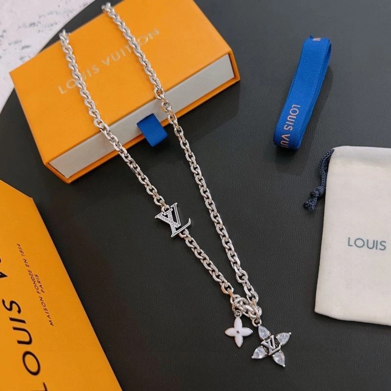 StreetReady Louis Vuitton Necklaces 251478