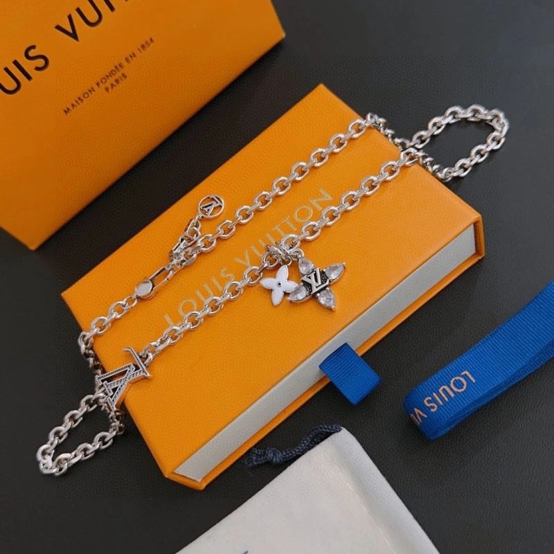 StreetReady Louis Vuitton Necklaces 251478