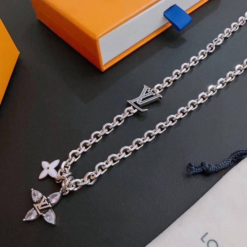StreetReady Louis Vuitton Necklaces 251478