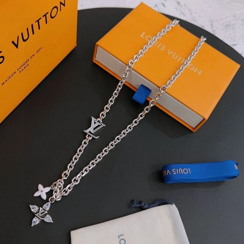 StreetReady Louis Vuitton Necklaces 251478
