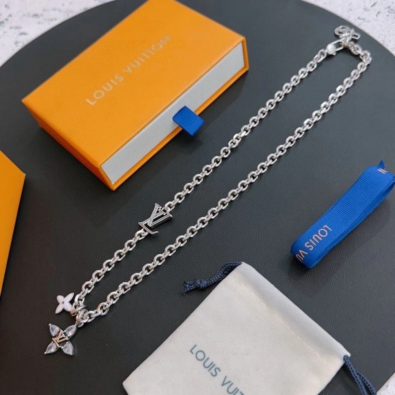 StreetReady Louis Vuitton Necklaces 251478
