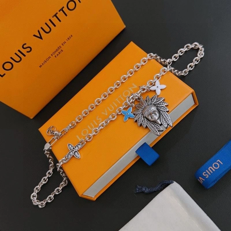 Louis Vuitton Necklaces Sophisticated 251502