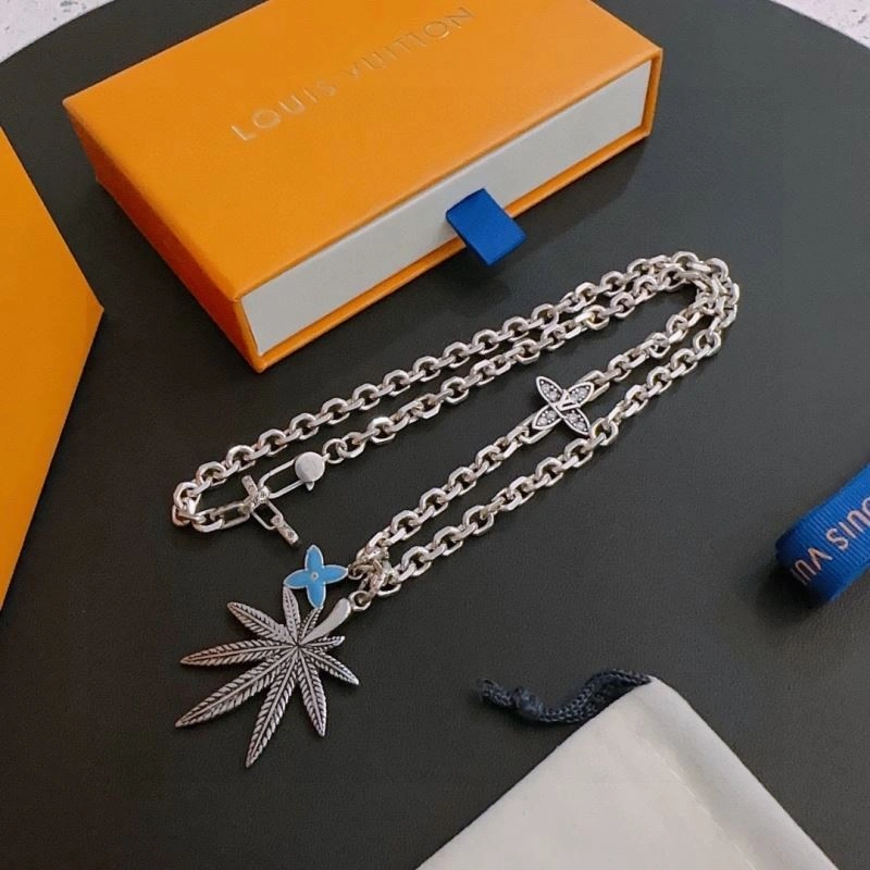 Louis Vuitton Necklaces Bold 251487