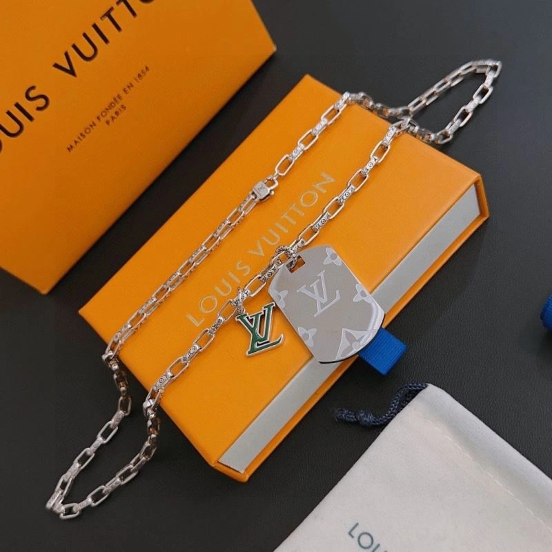 WaterResistant Louis Vuitton Necklaces 251484