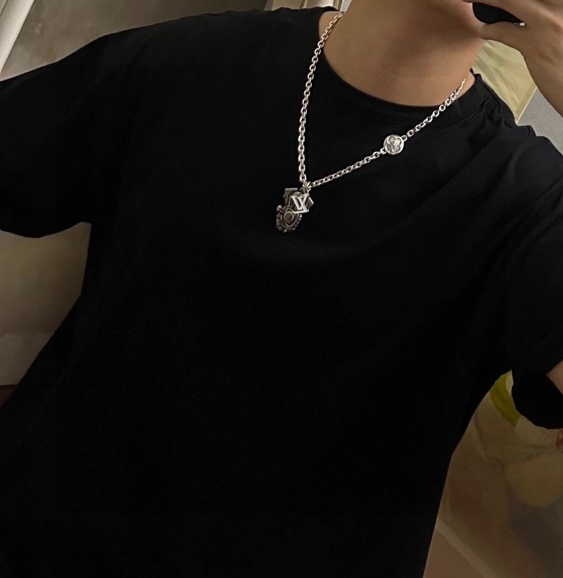 Louis Vuitton Necklaces Premium 251510