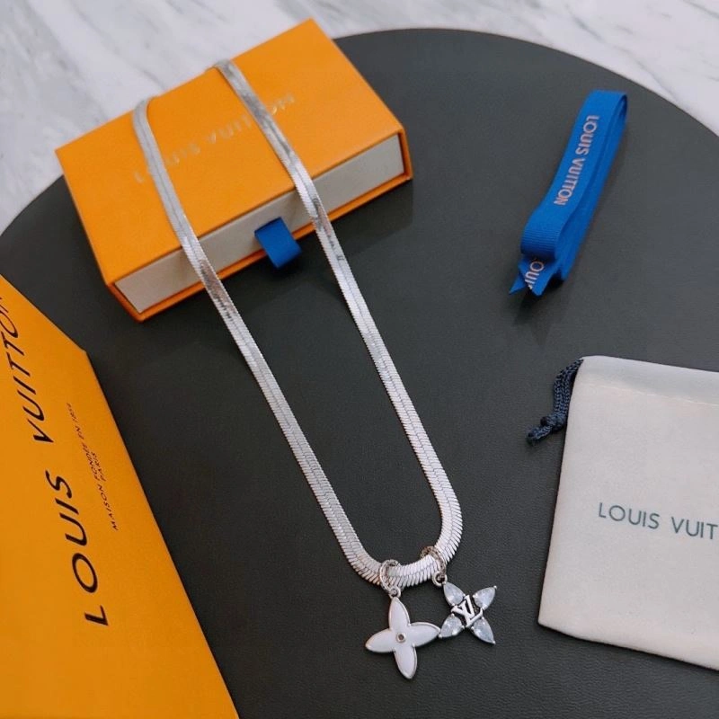 Louis Vuitton Necklaces Compact 251500