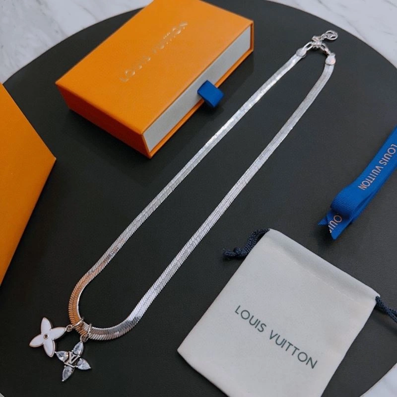 Louis Vuitton Necklaces Compact 251500