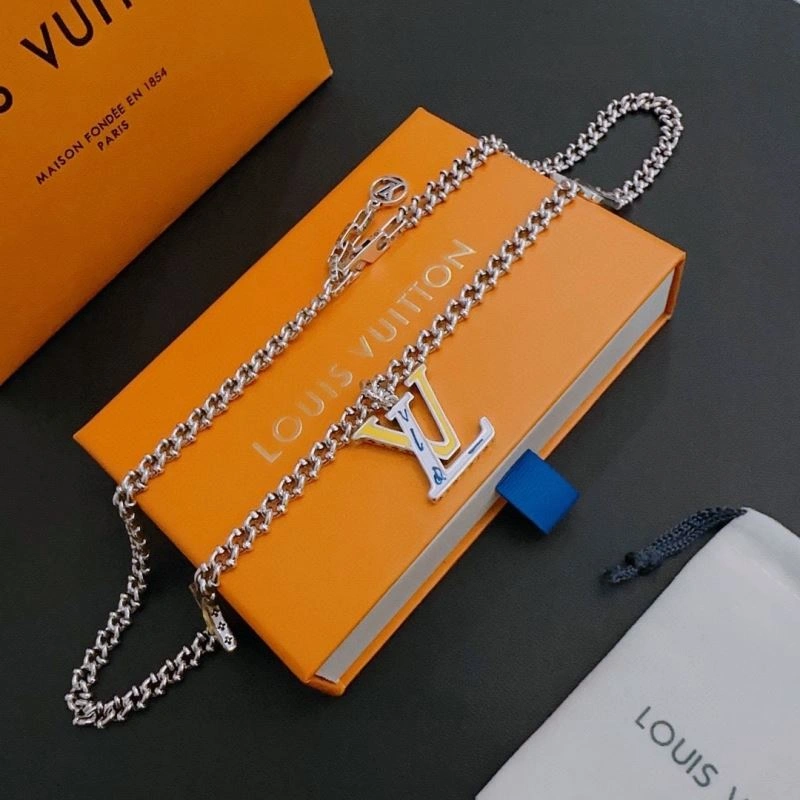Compact Louis Vuitton Necklaces 251504