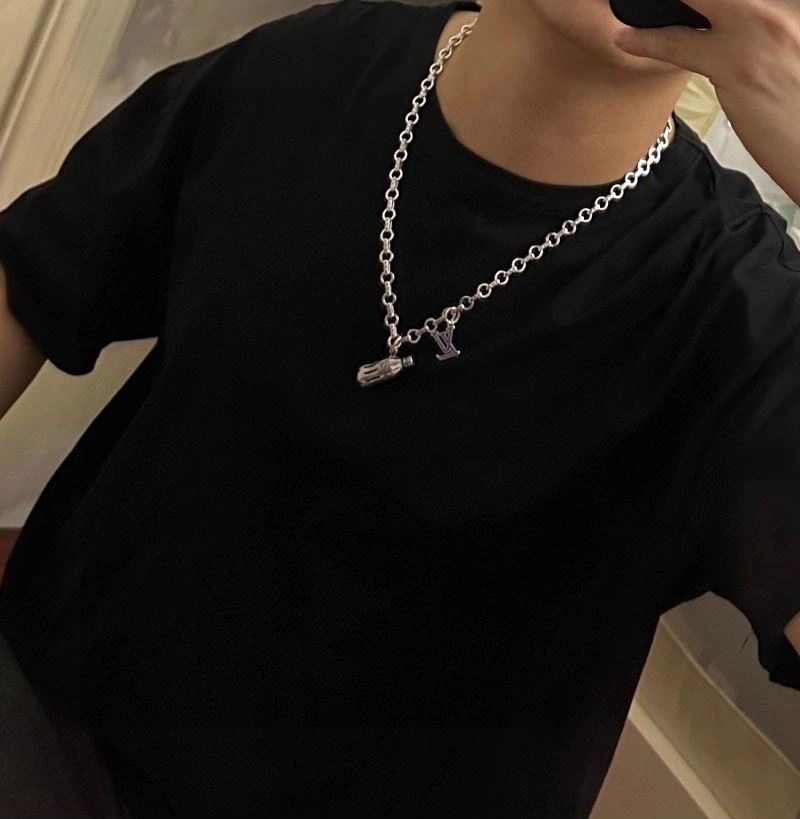 Louis Vuitton Necklaces Unisex 251498