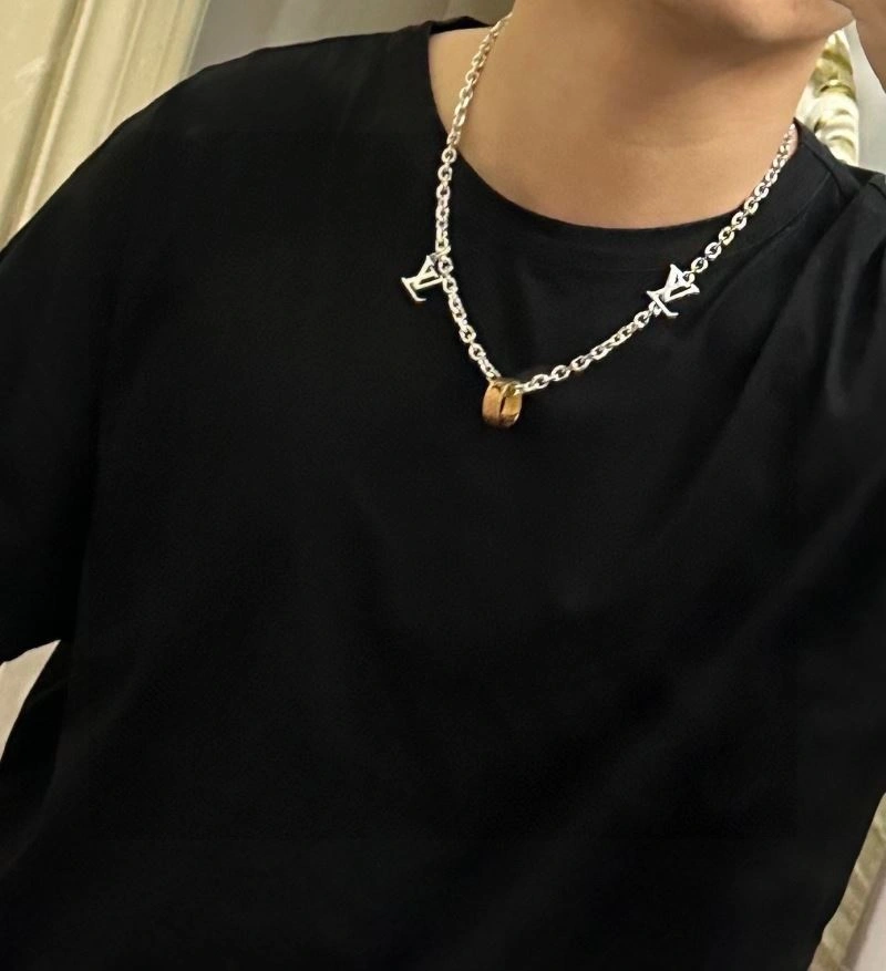 Louis Vuitton Necklaces Functional 251493