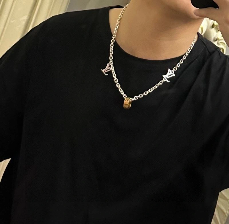 Louis Vuitton Necklaces Functional 251493