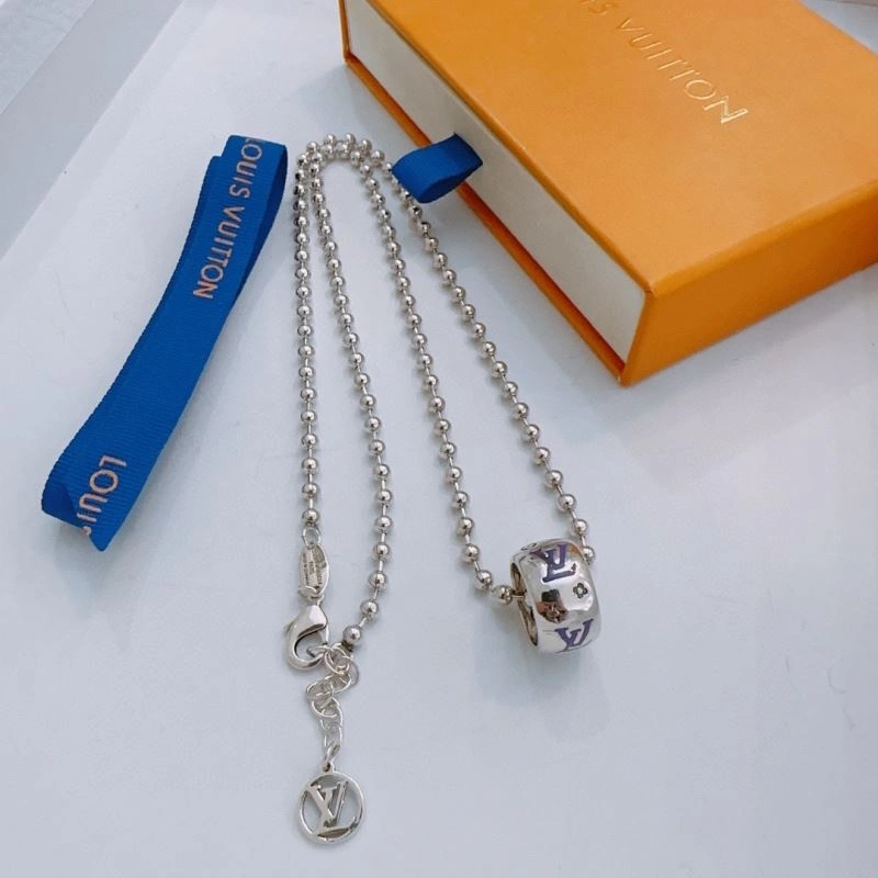 Breathable Louis Vuitton Necklaces 251488