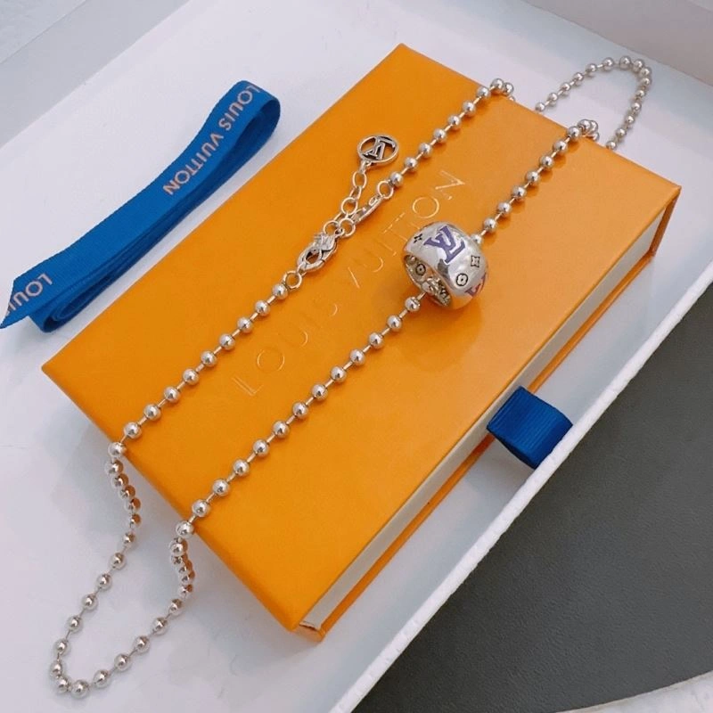 Breathable Louis Vuitton Necklaces 251488