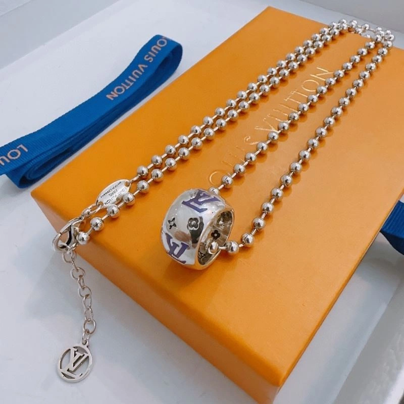 Breathable Louis Vuitton Necklaces 251488