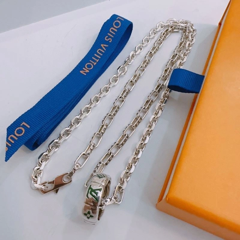 Refined Louis Vuitton Necklaces 251495