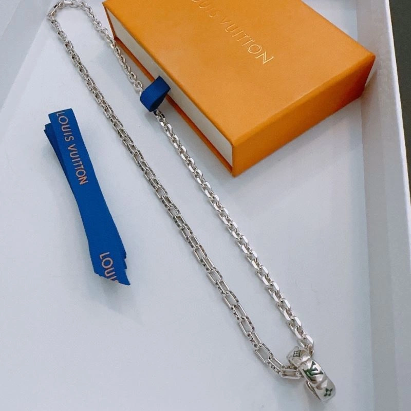 Refined Louis Vuitton Necklaces 251495