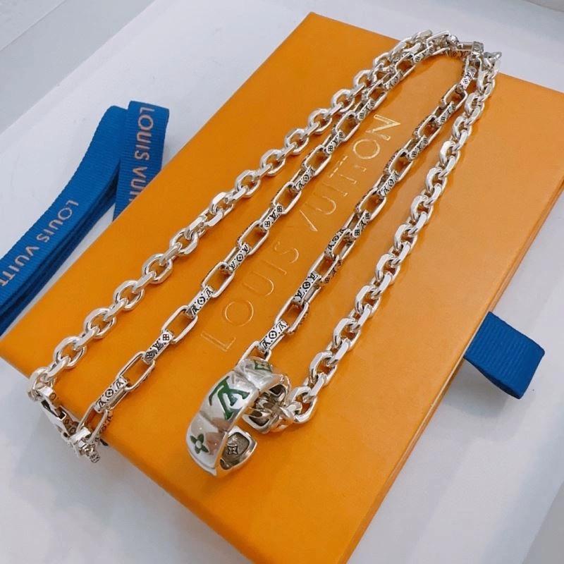 Refined Louis Vuitton Necklaces 251495