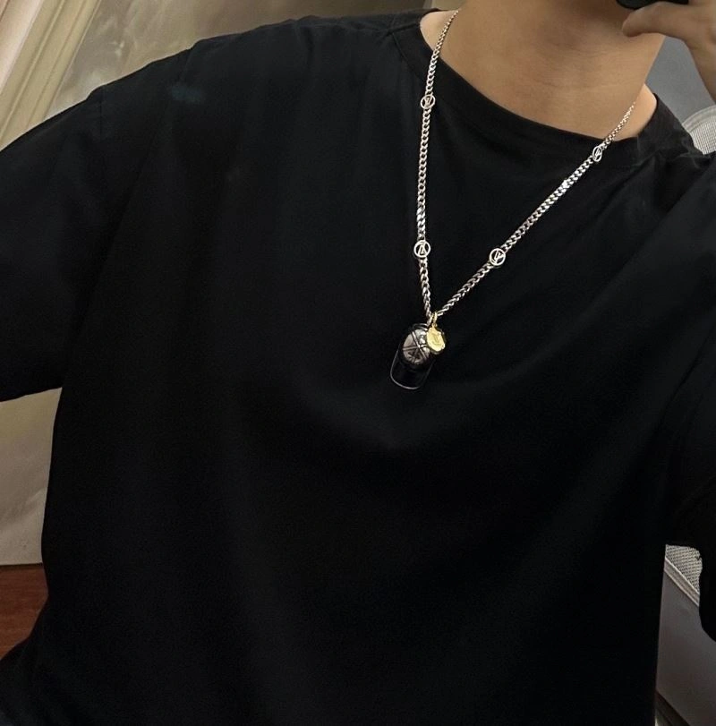 Louis Vuitton Necklaces Bold 251474