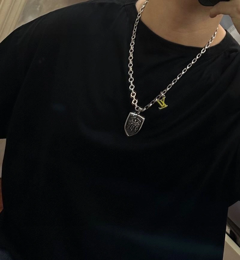 Louis Vuitton Necklaces Packable 251472