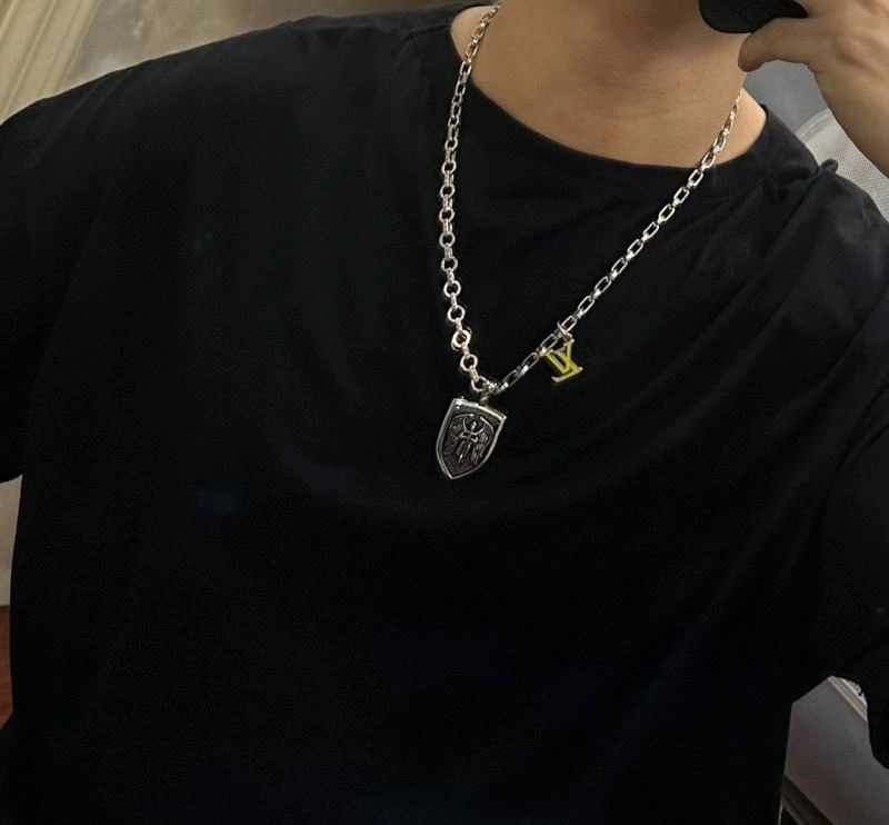 Louis Vuitton Necklaces Packable 251472