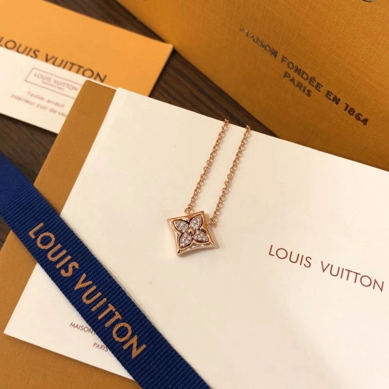 MoistureWicking Louis Vuitton Necklaces 251066