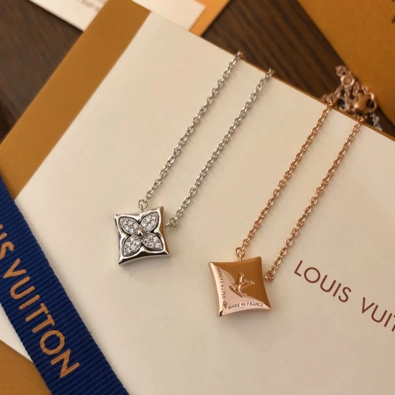 MoistureWicking Louis Vuitton Necklaces 251066