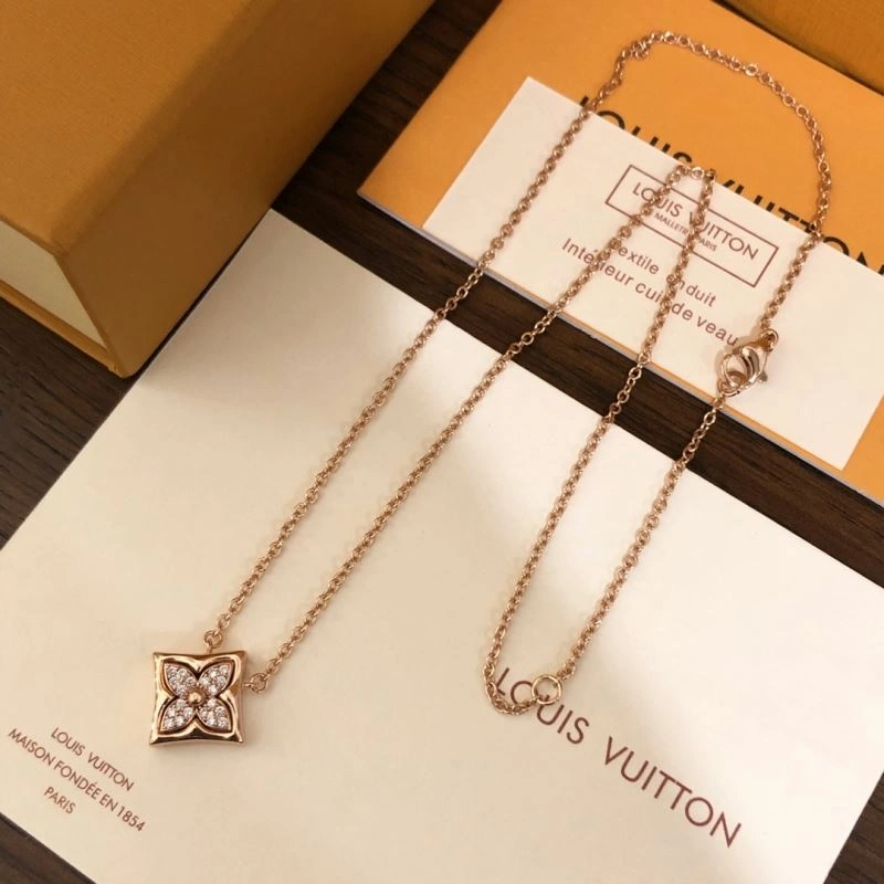 MoistureWicking Louis Vuitton Necklaces 251066