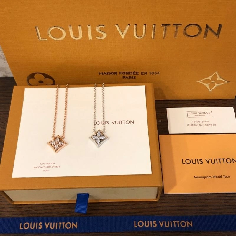 MoistureWicking Louis Vuitton Necklaces 251066