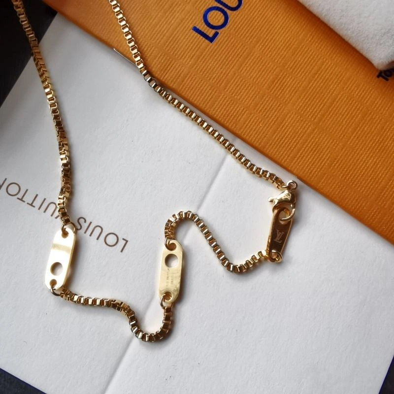 Attractive Louis Vuitton Necklaces 251062