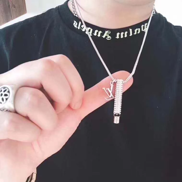 Attractive Louis Vuitton Necklaces 251062