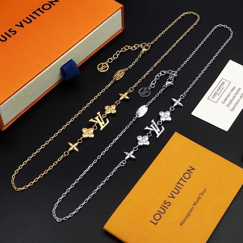 Stylish Louis Vuitton Necklaces 251061