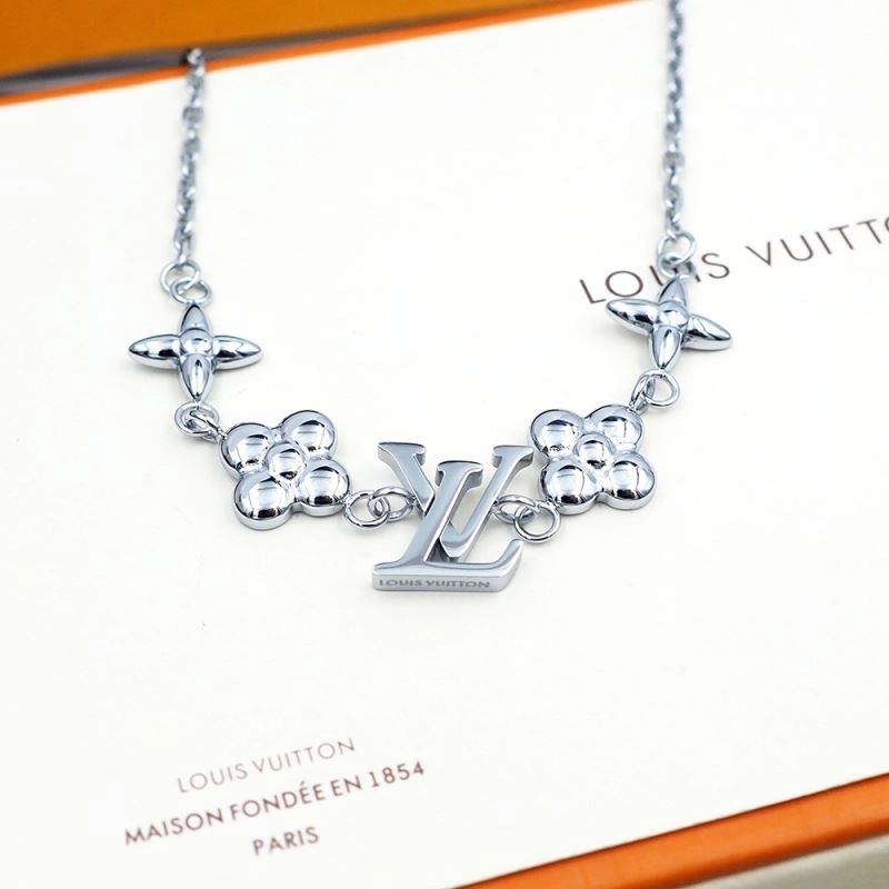 Stylish Louis Vuitton Necklaces 251061