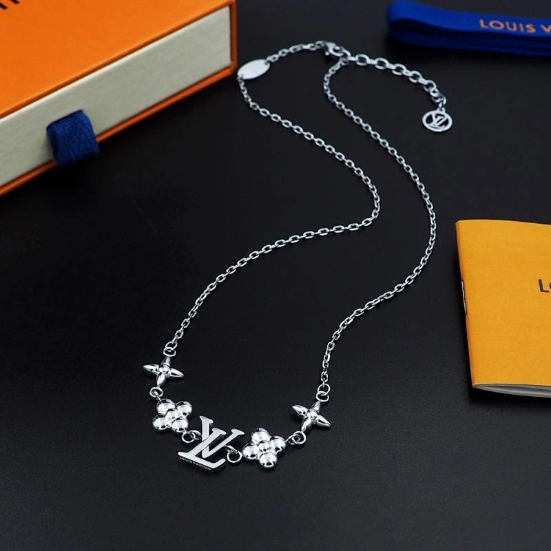Stylish Louis Vuitton Necklaces 251061
