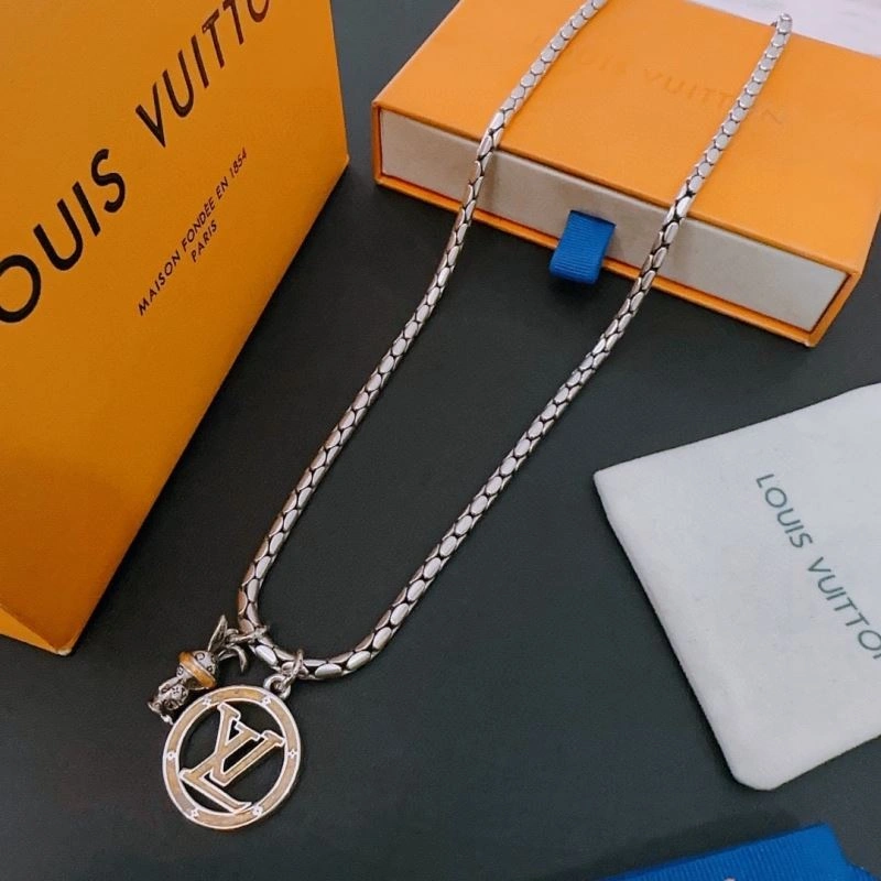 Louis Vuitton Necklaces Attractive 251045