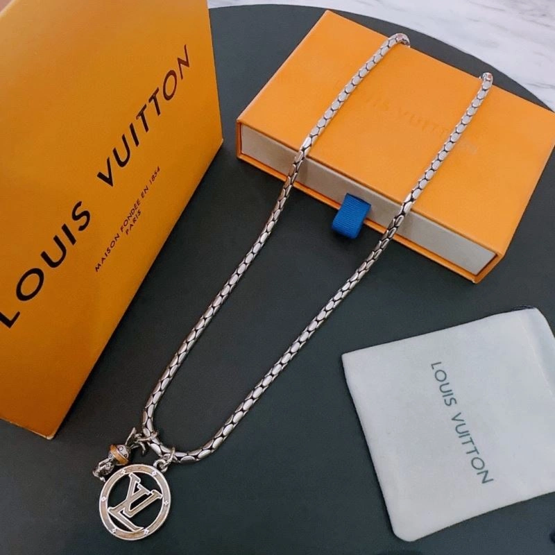 Louis Vuitton Necklaces Attractive 251045
