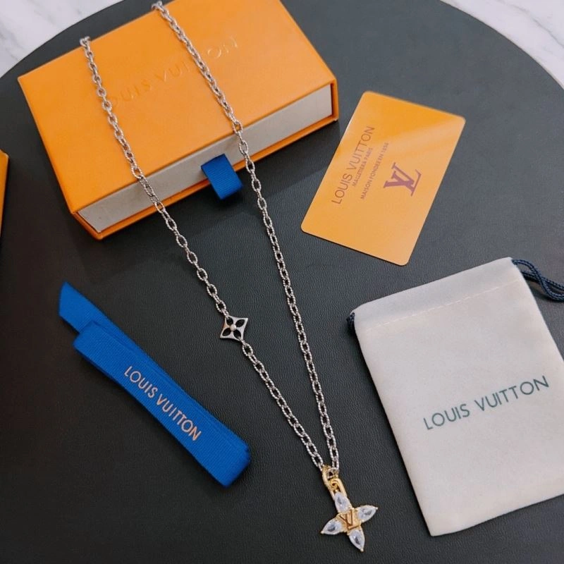 WeatherProof Louis Vuitton Necklaces 251039